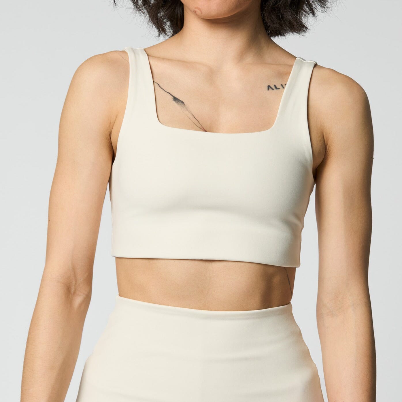 Medium support square neck sports bra [Ivory] Sport Girlfriend Collective 