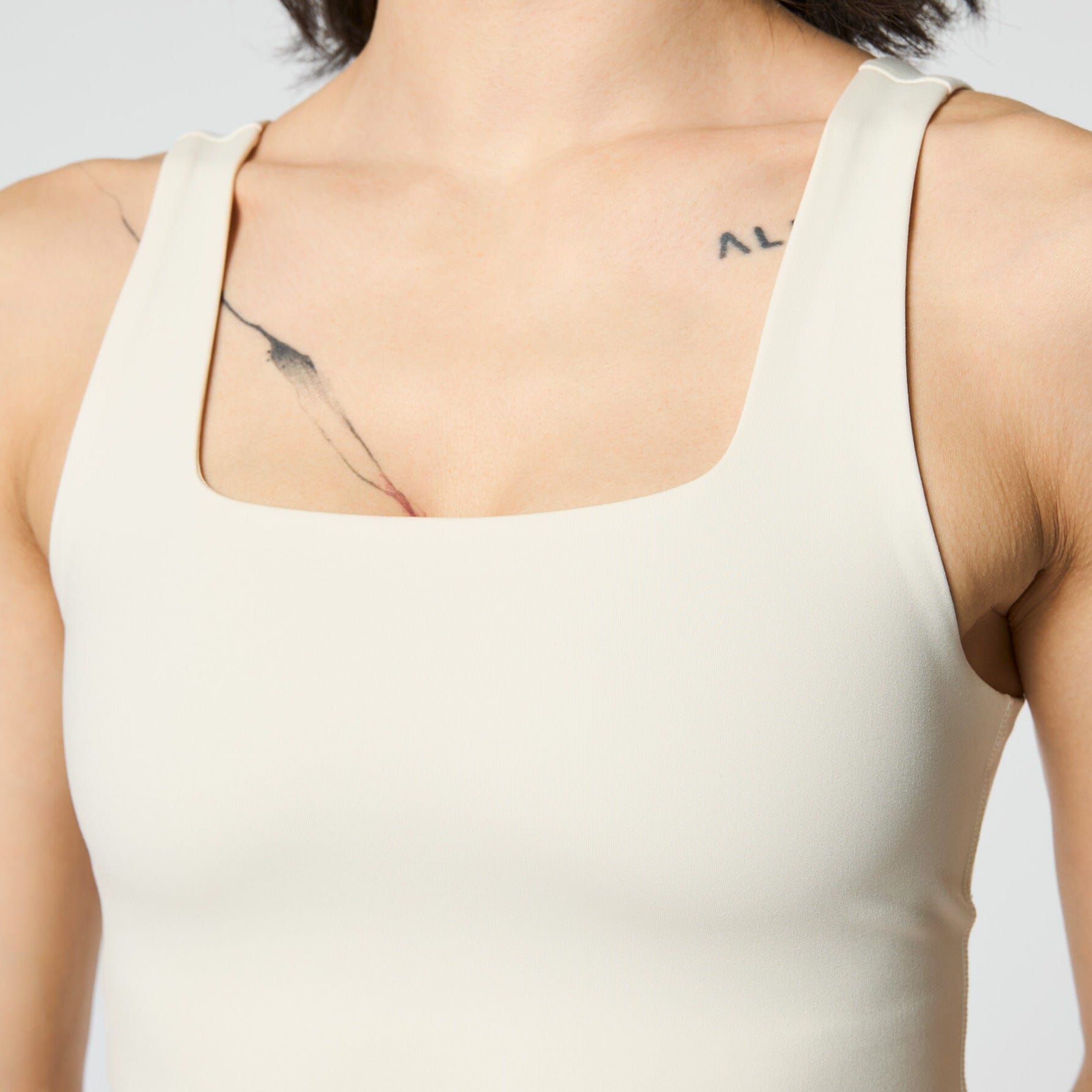 Medium support square neck sports bra [Ivory] Sport Girlfriend Collective 