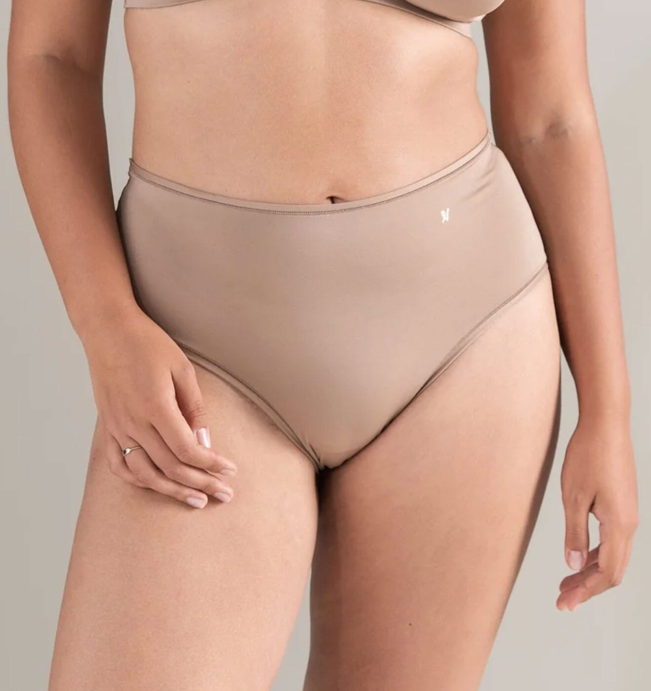 Invisible microfibre high waist brief [Mocha] Bottoms Nudea 