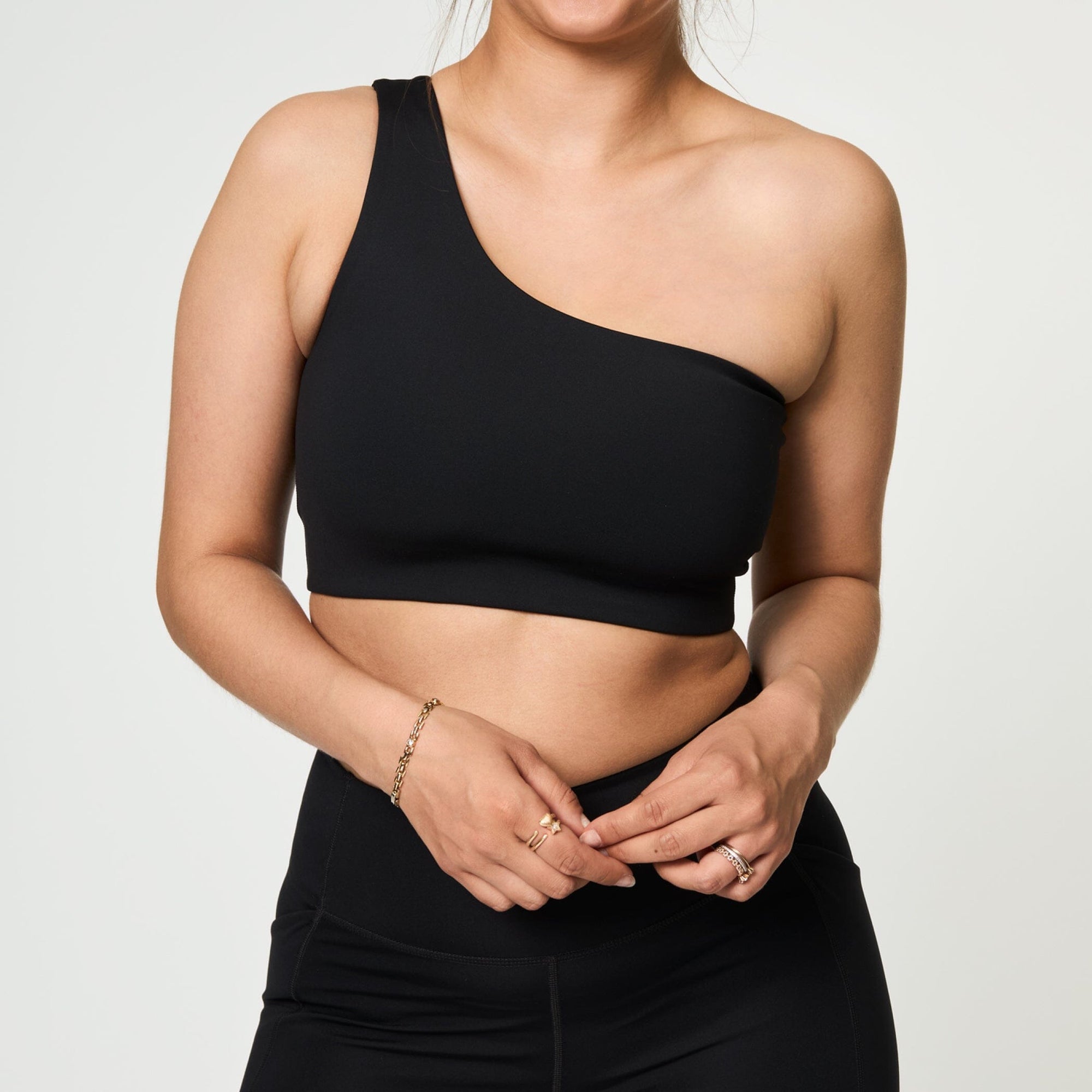 Light support one shoulder sports bra [Black] Girlfriend Collective 