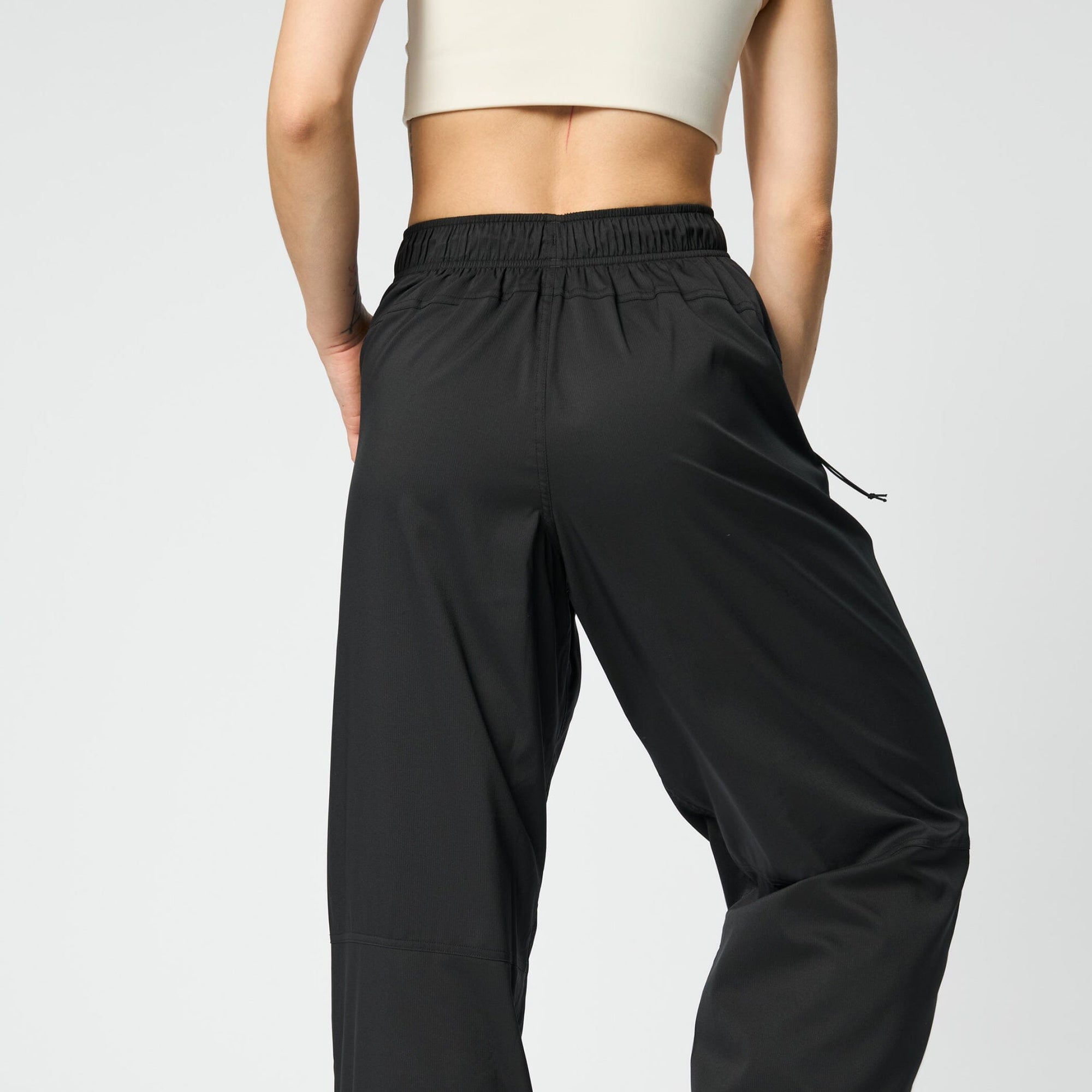 Lightweight relaxed track pant [Black] Girlfriend Collective 