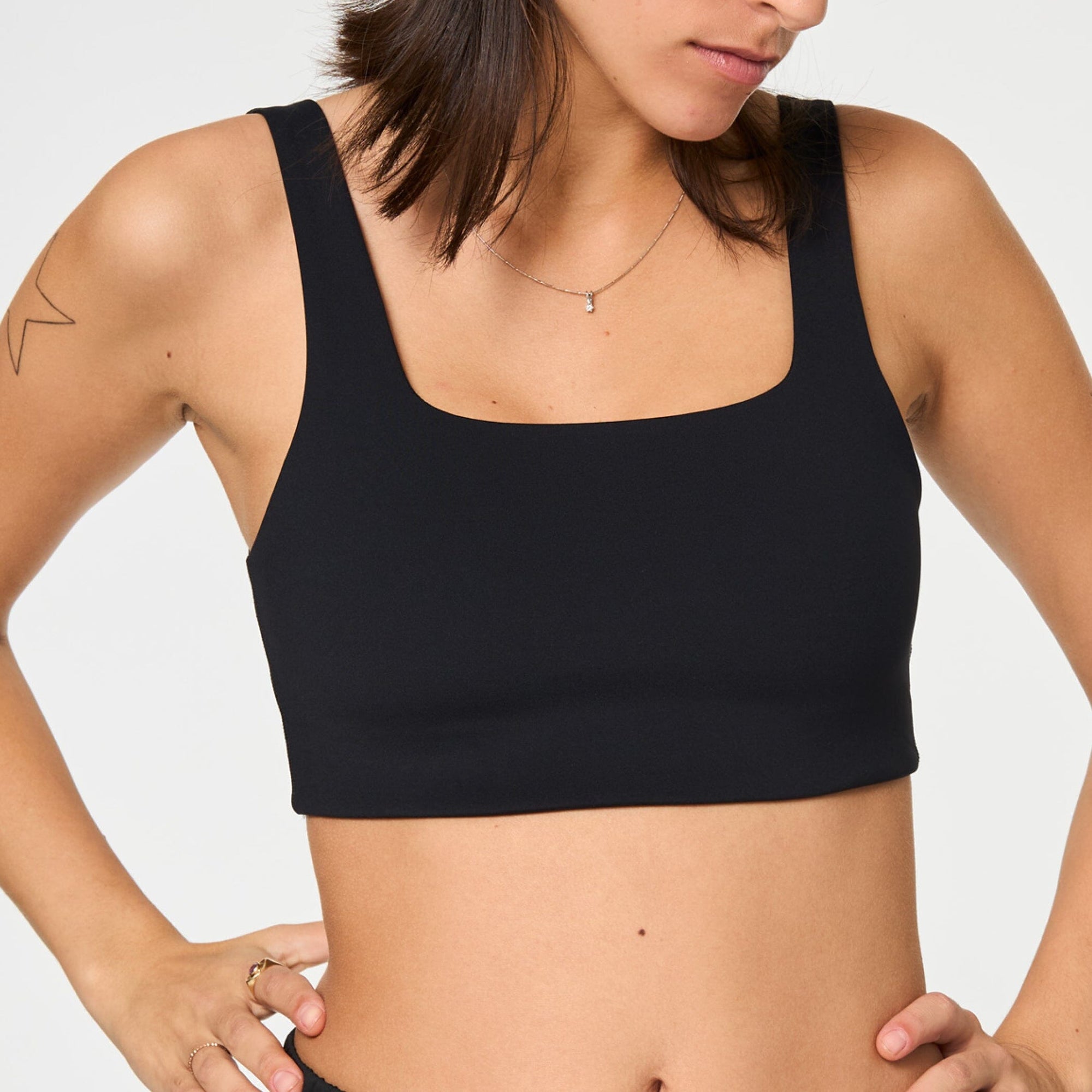 Medium support square neck sports bra [Black] Girlfriend Collective 