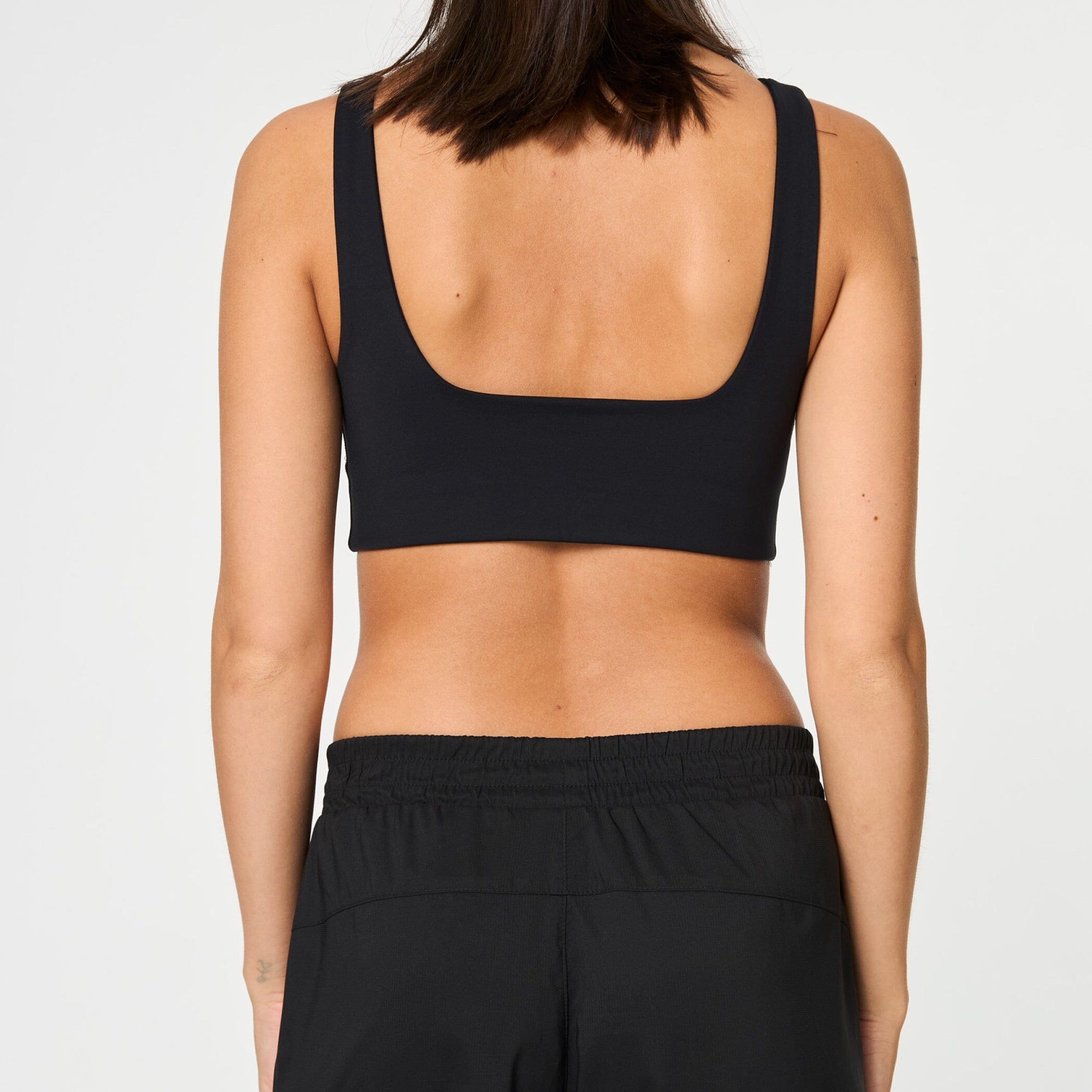 Medium support square neck sports bra [Black] Girlfriend Collective 