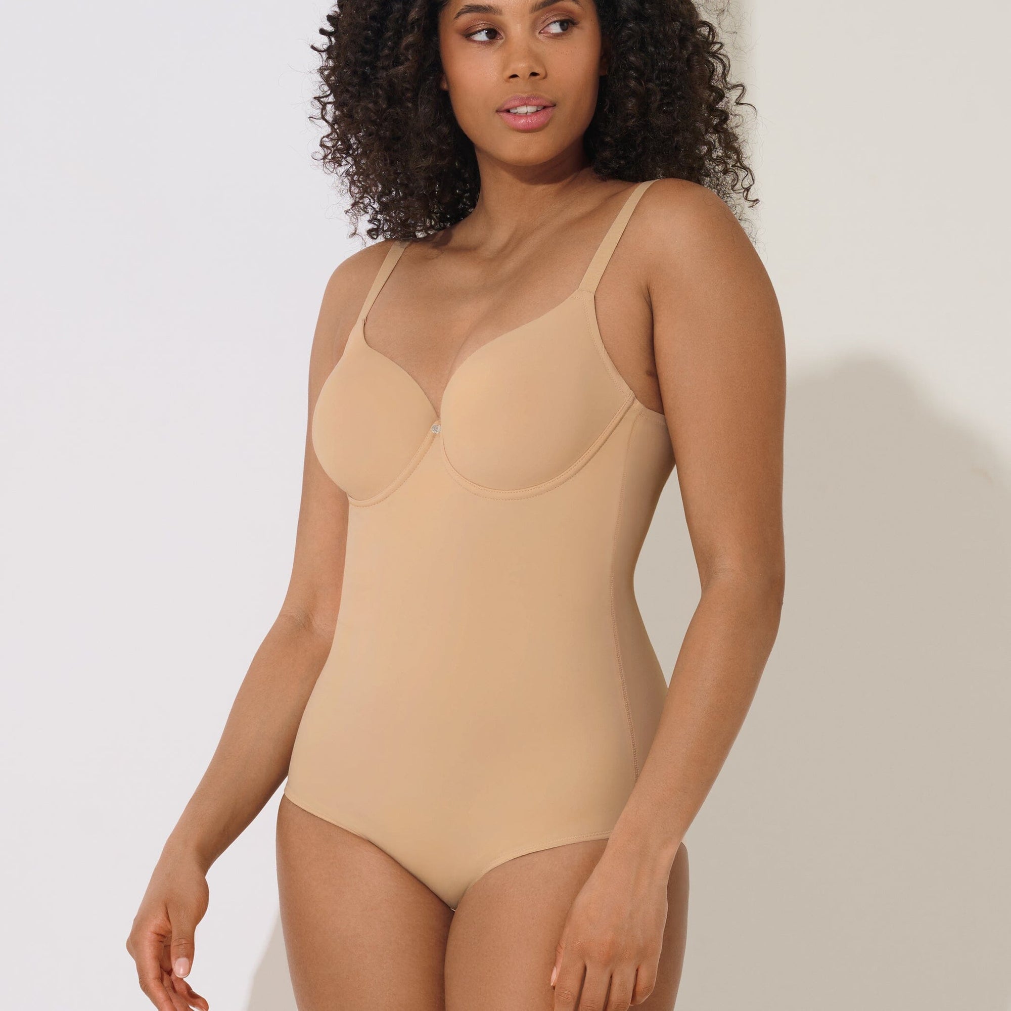 Sculpting bodysuit with cups [Beige] Lisca 