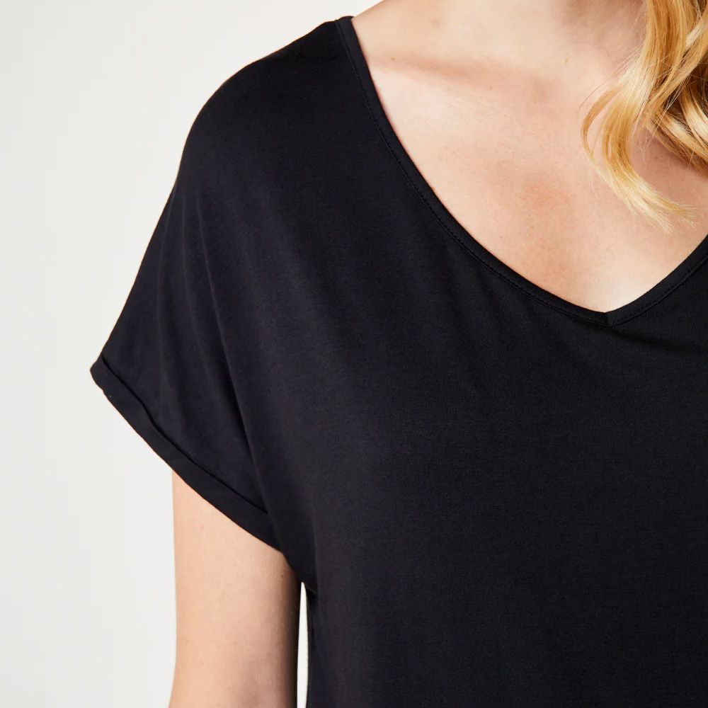 Short sleeve v-neck t-shirt [Black] Sleep CCDK 