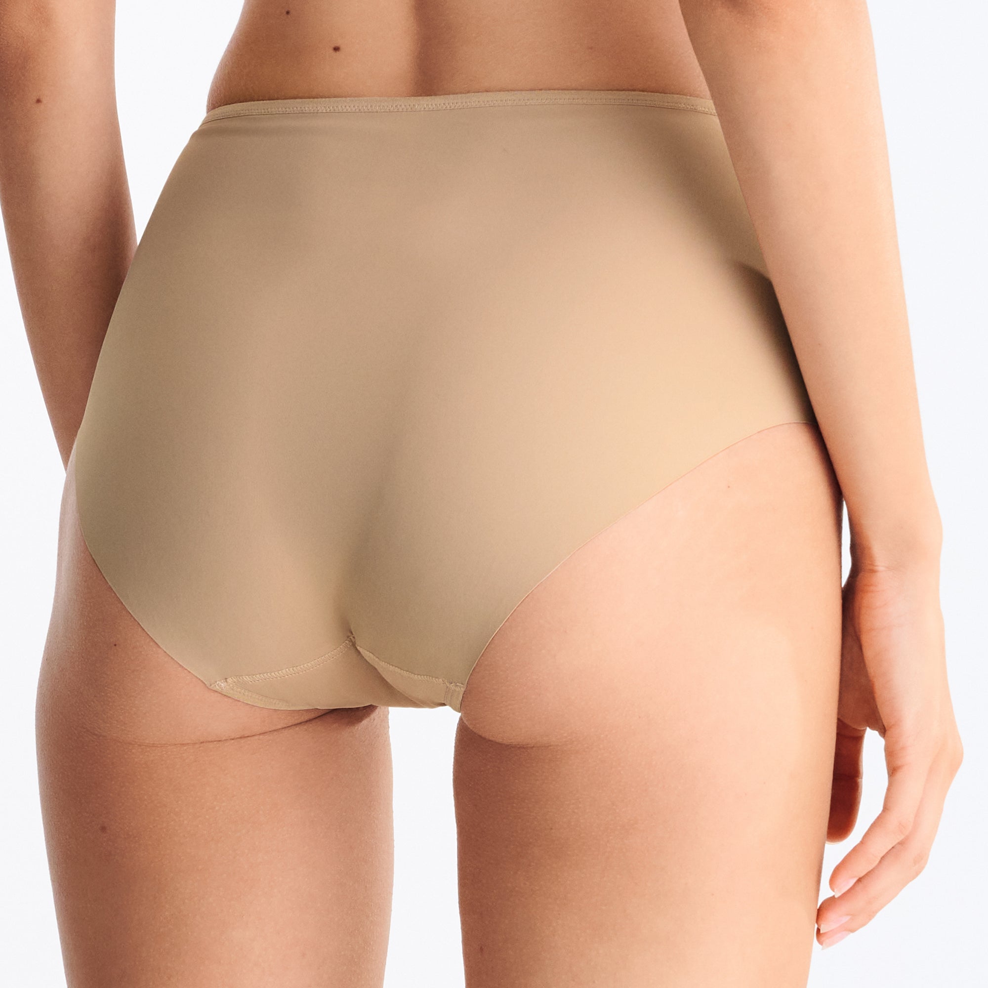 Smooth clean cut high waist knicker [Beige]