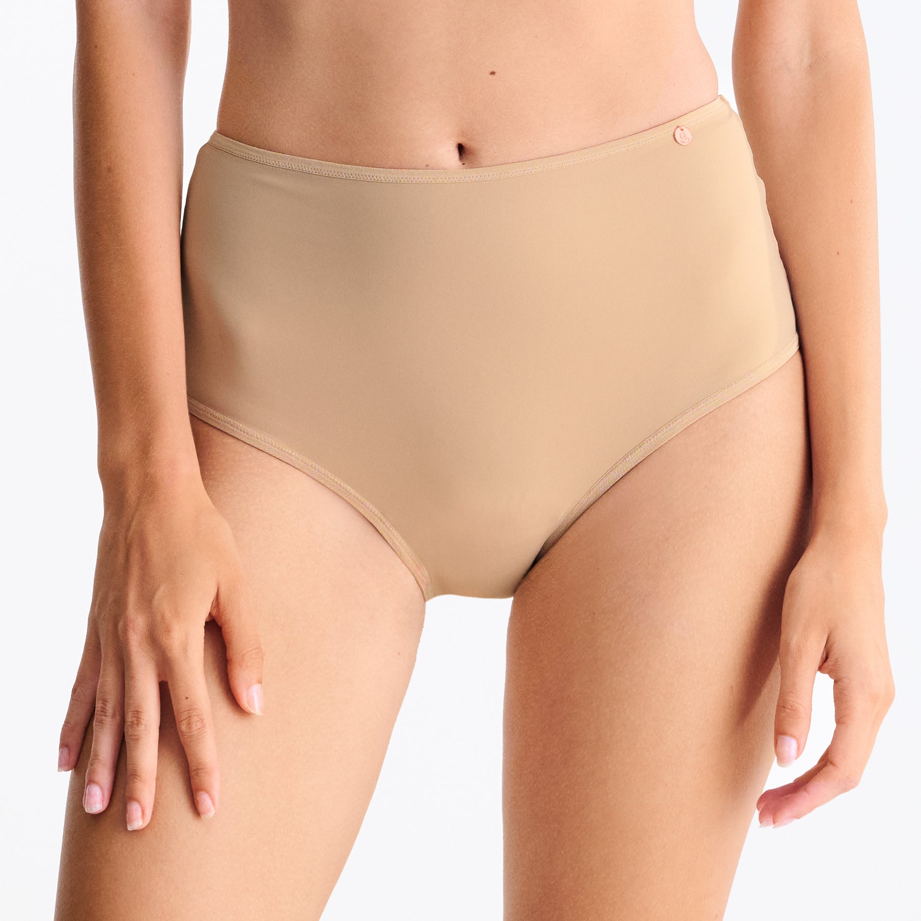 Smooth clean cut high waist knicker [Beige]