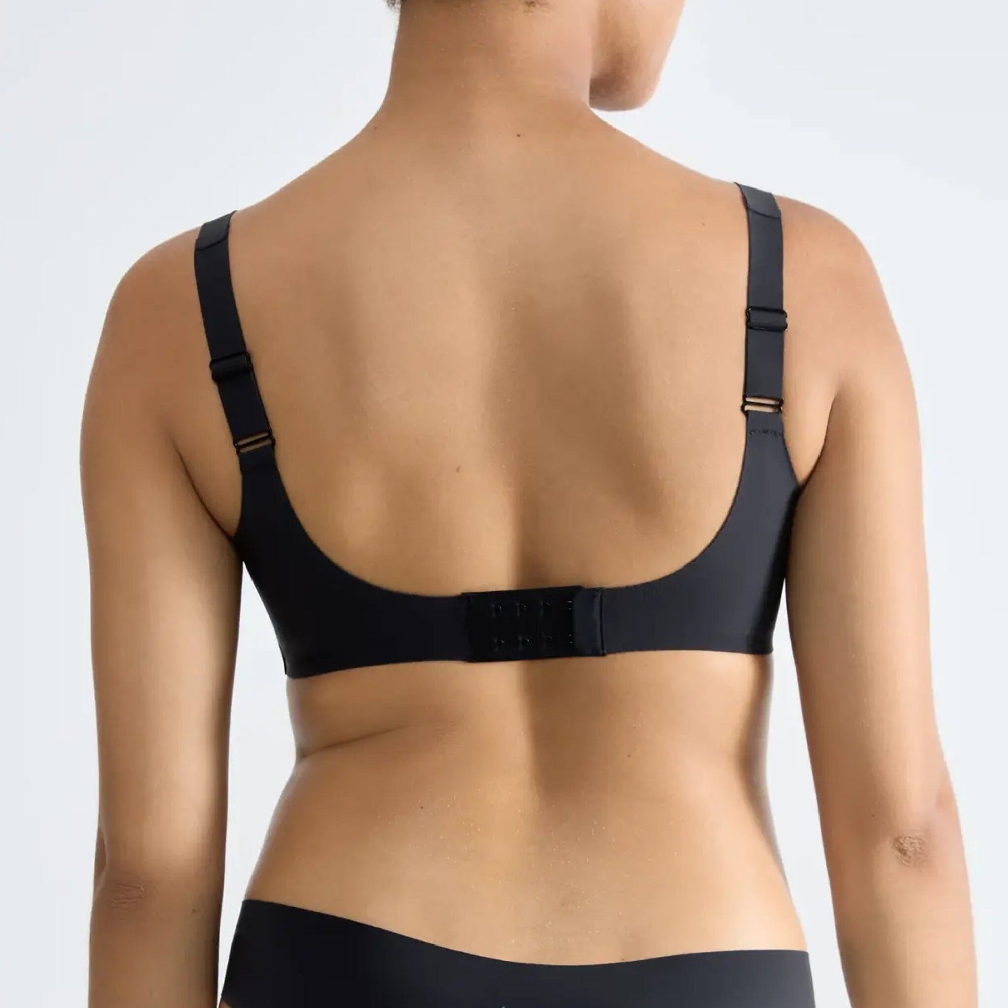 Soft invisible wire-free t-shirt bra [Black] Bras Sloggi 