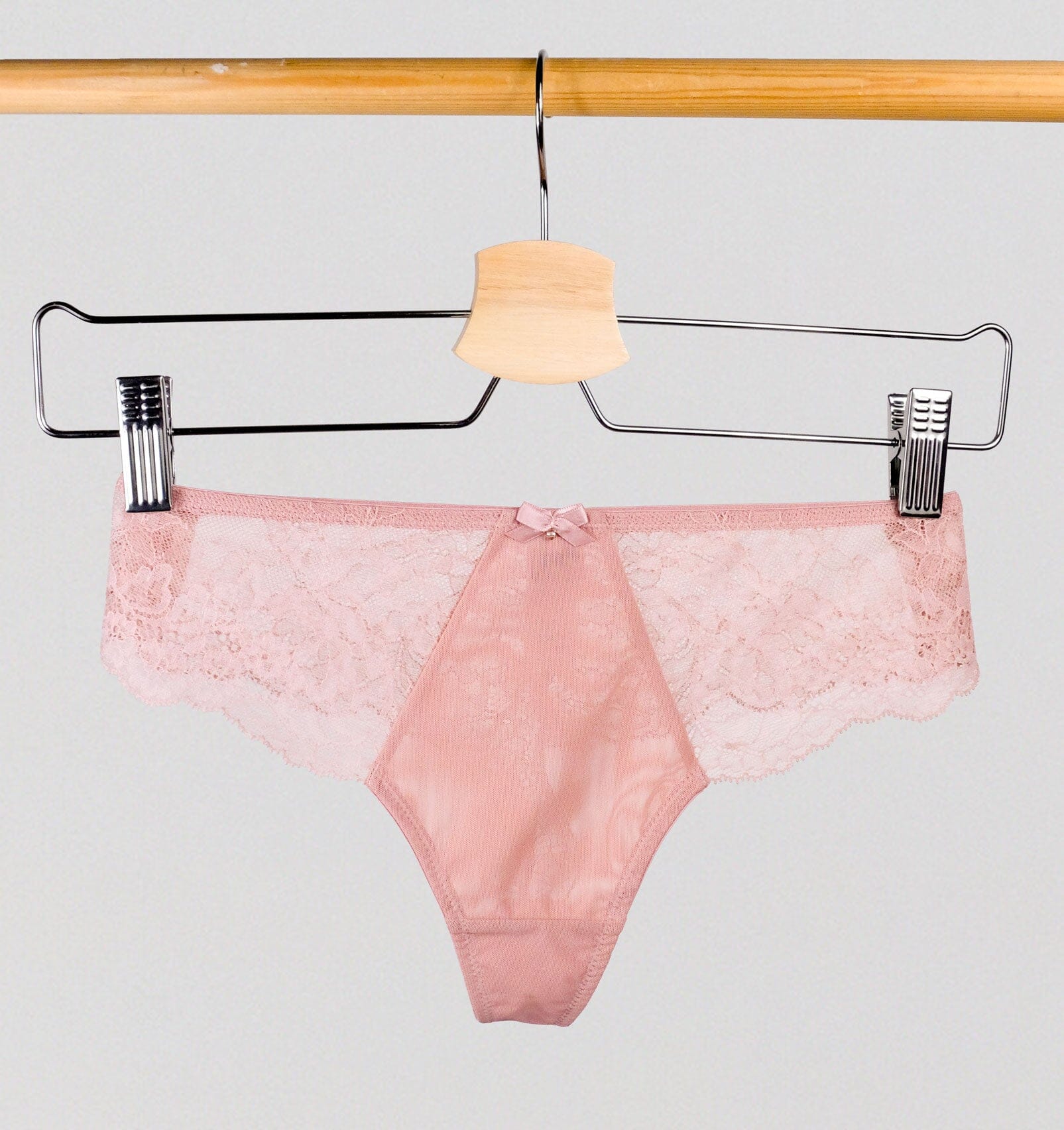 Lace seam-free thong [Vintage Rose] Bottoms Panache 