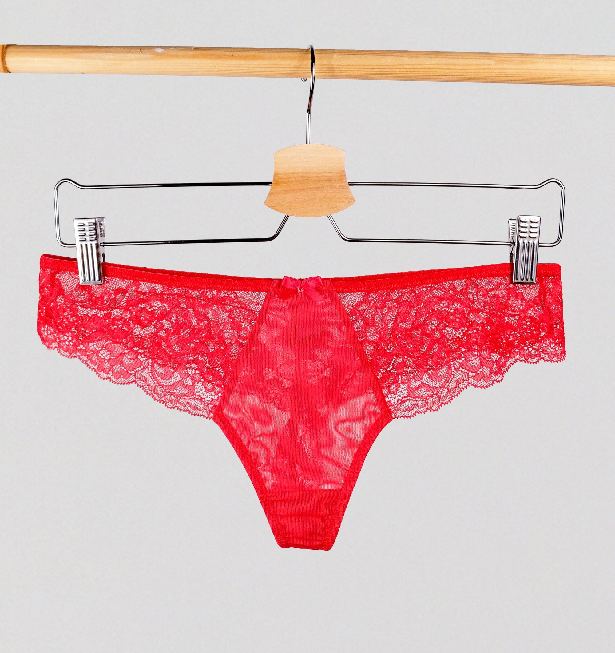 Lace seam-free thong [Salsa Red] Bottoms Panache 