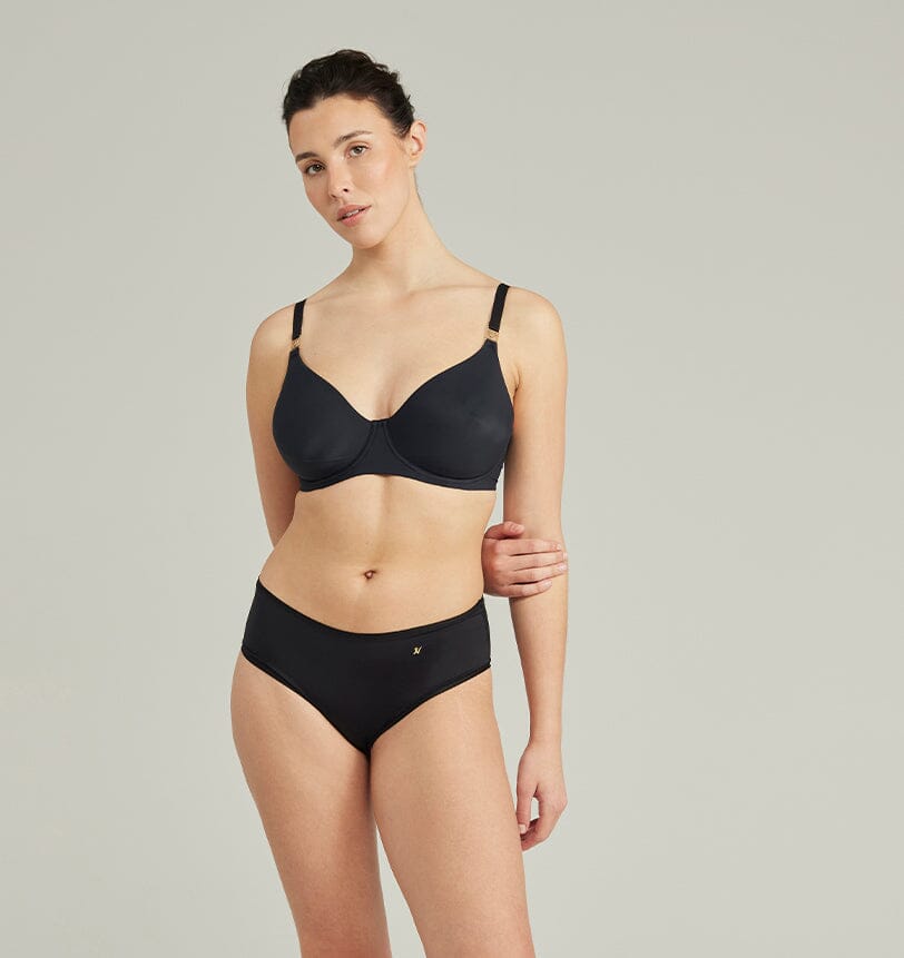 Smooth full cup t-shirt bra [Black] Bras Nudea 