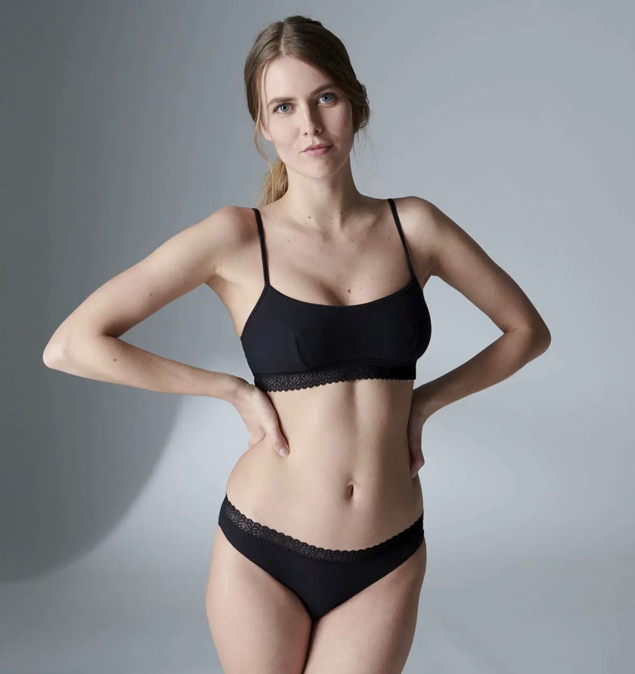 Ribbed modal &amp; cotton bandeau crop [Black] Bras Simone 