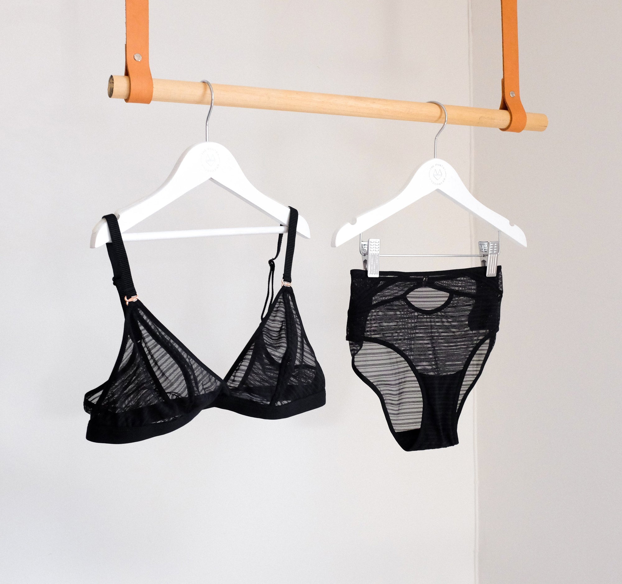 Line mesh shorty [Black] Bottoms Simone 