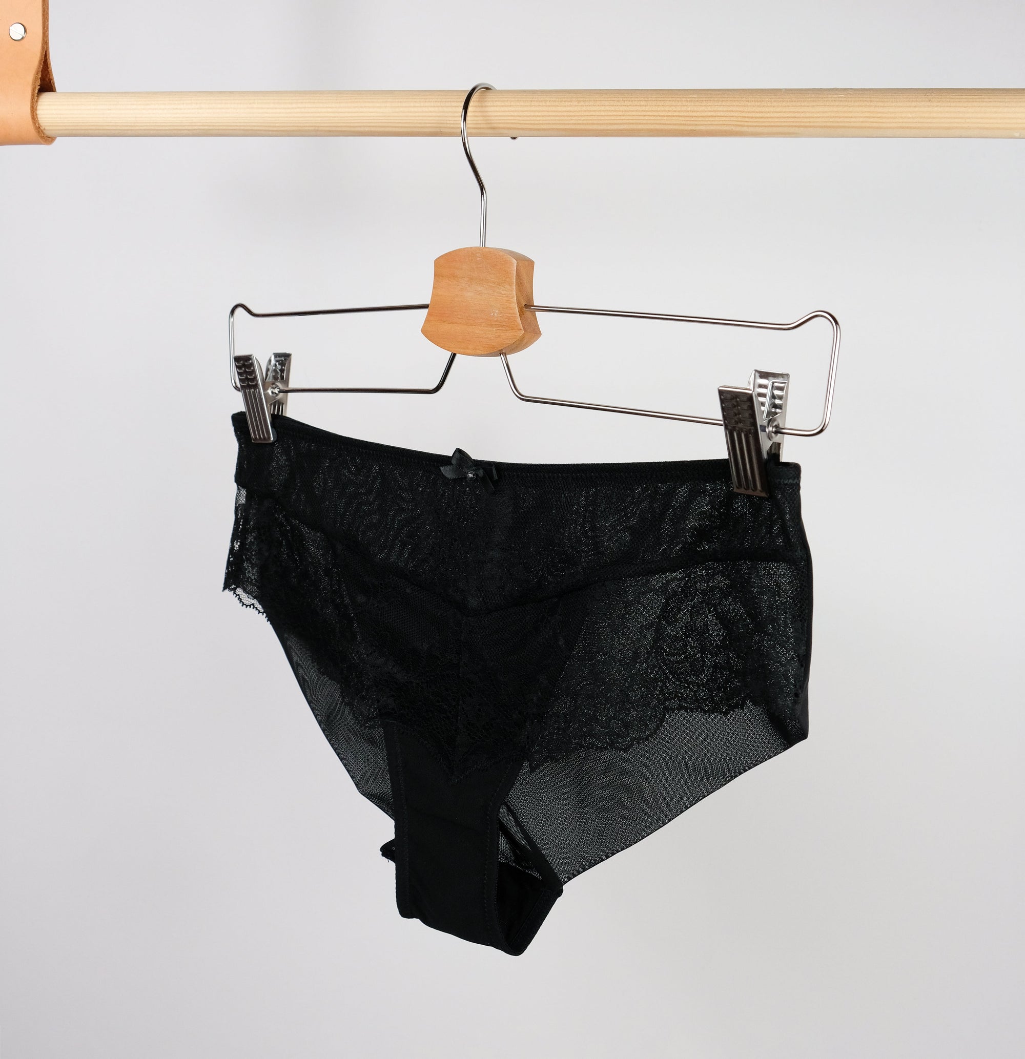 Lace seam-free brief [Black] Bottoms Panache 