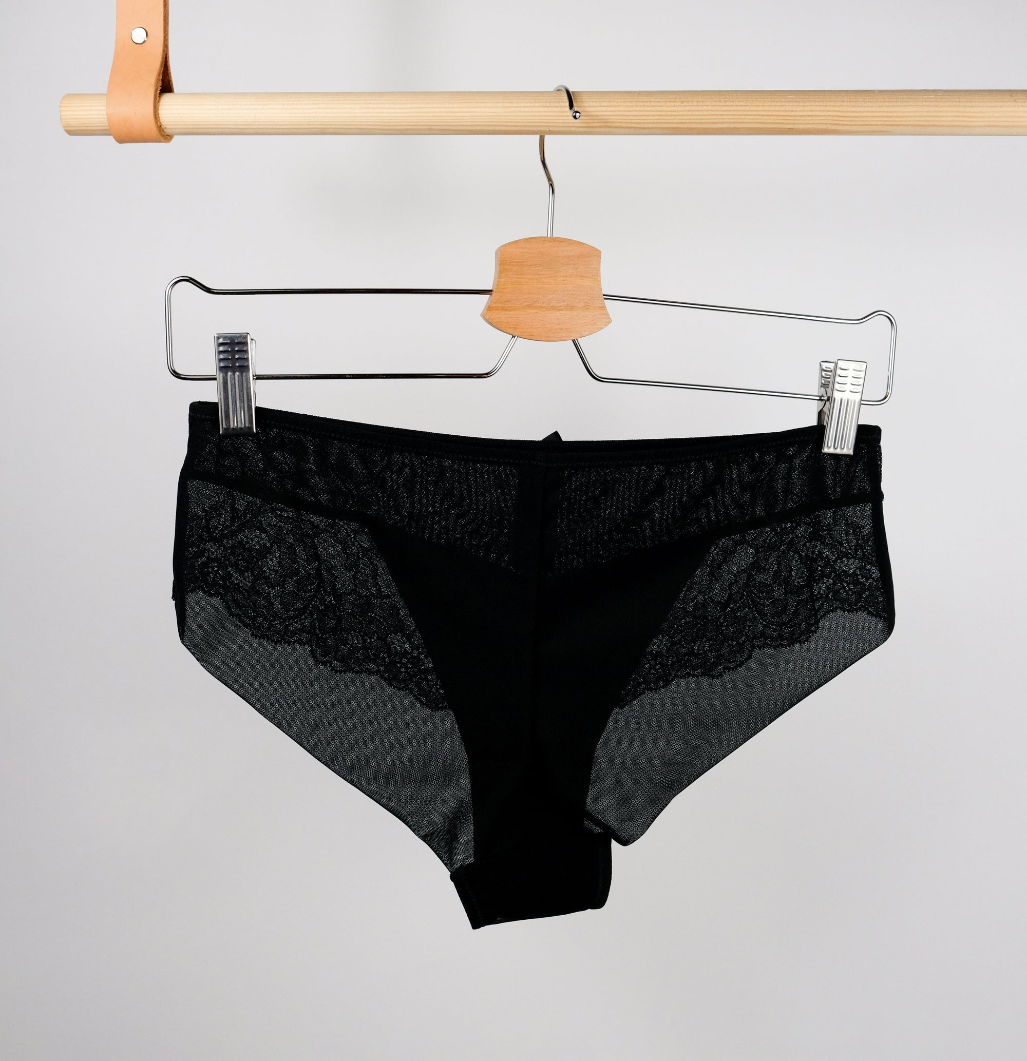 Lace seam-free brief [Black] Bottoms Panache 