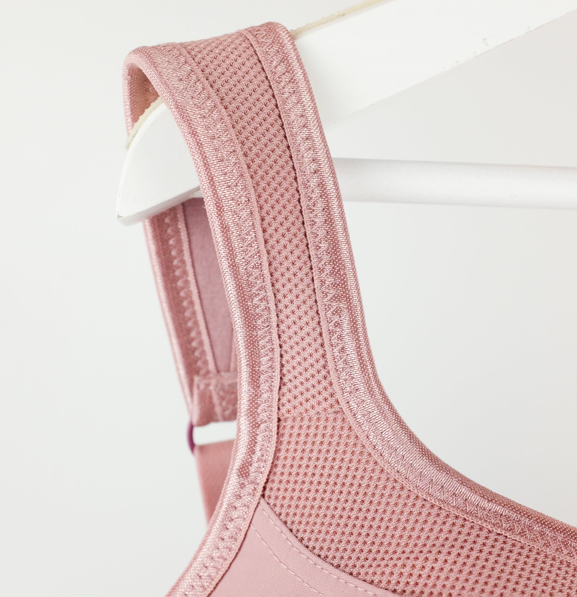 Non-wired shape sports bra [Taupe / Raspberry] Sport Panache 