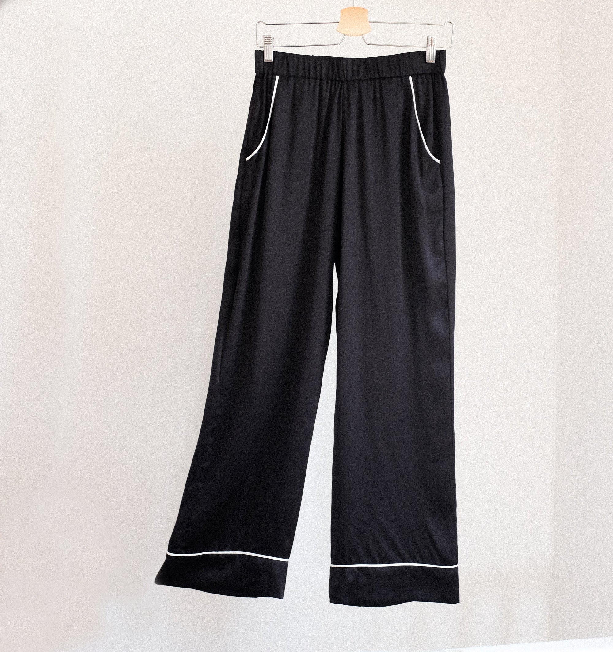 Silk double-breasted pyjama set [Black] Sleep Hesper Fox 