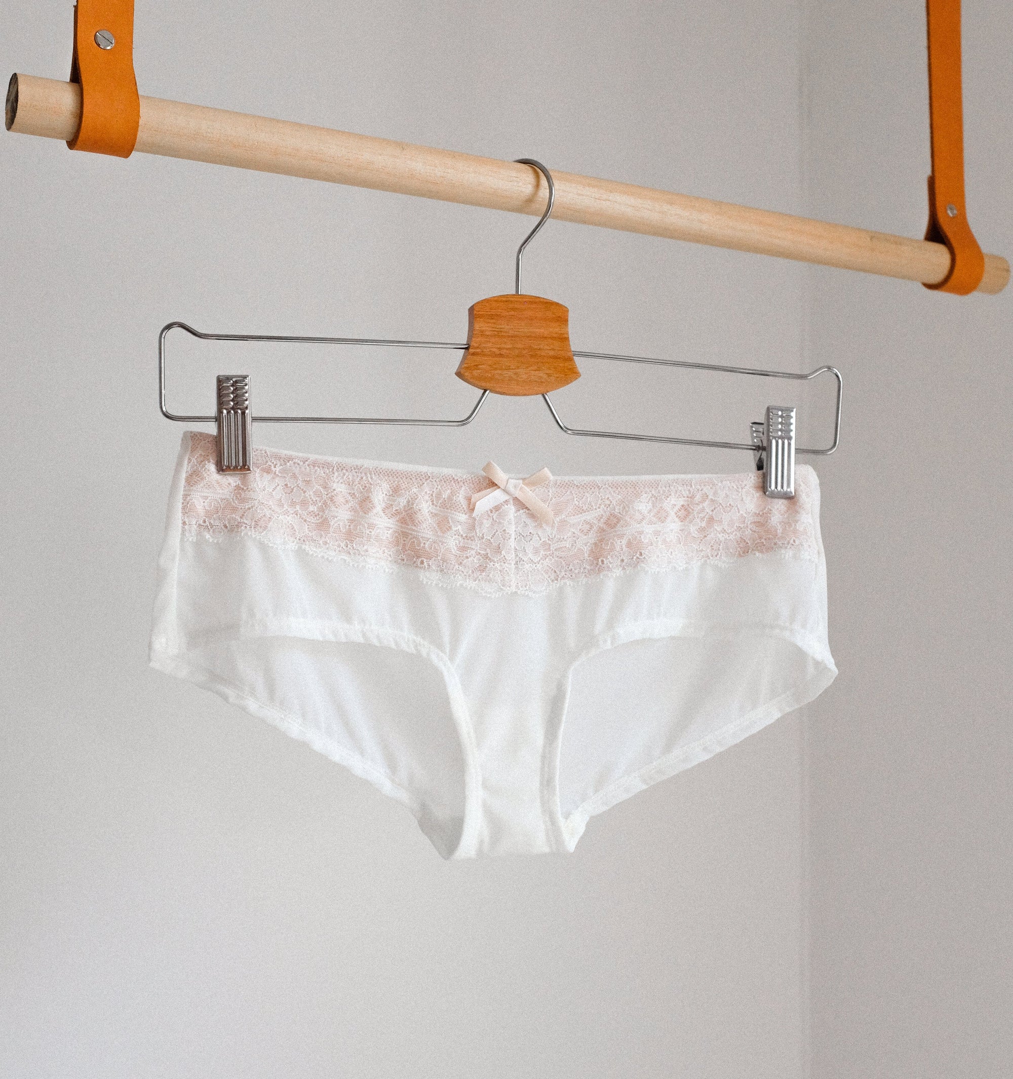 White and cream lace shorty Bottoms Panache 