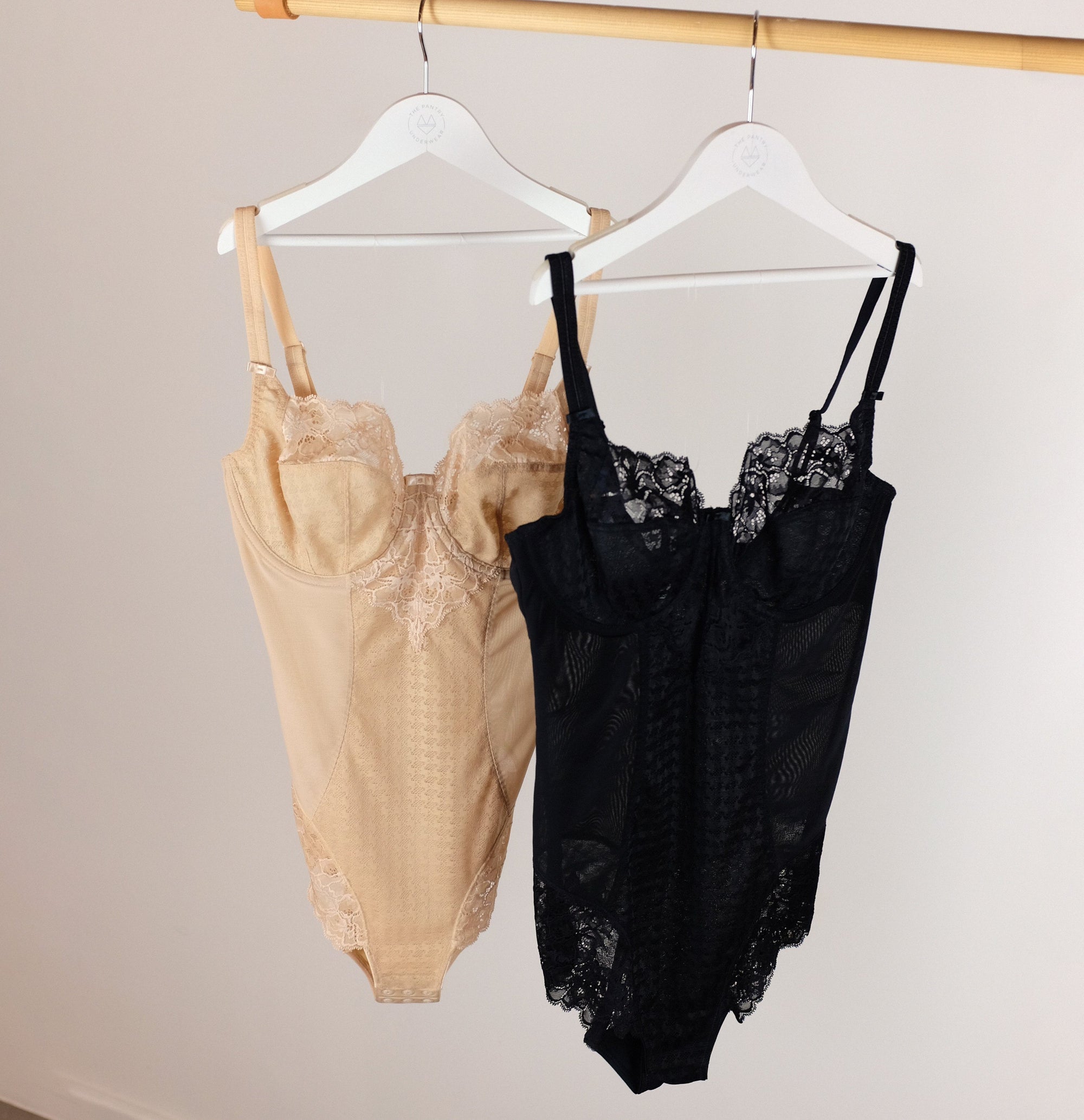 Houndstooth & floral lace body [Beige] Shape Panache 