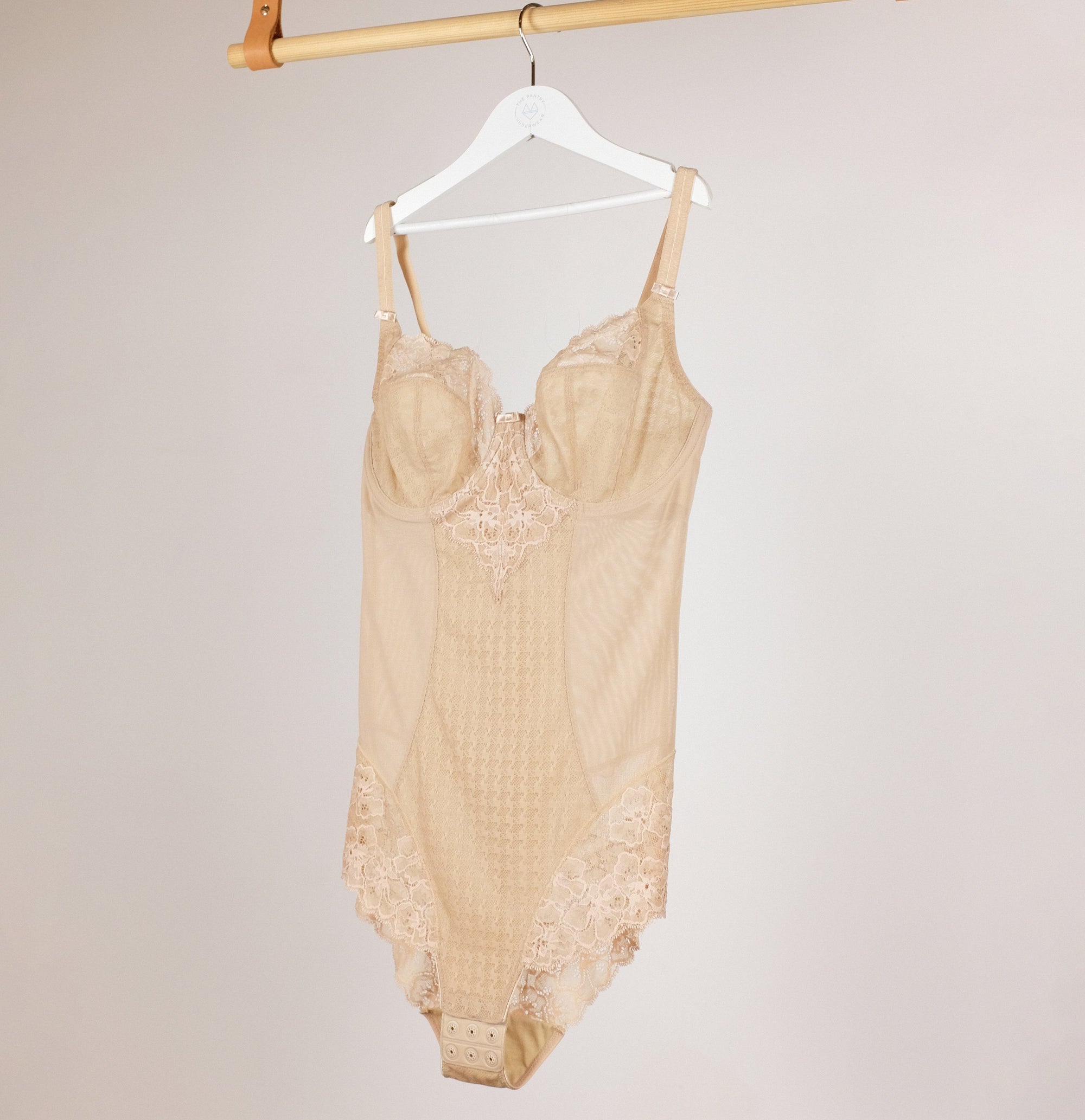 Houndstooth & floral lace body [Beige] Shape Panache 