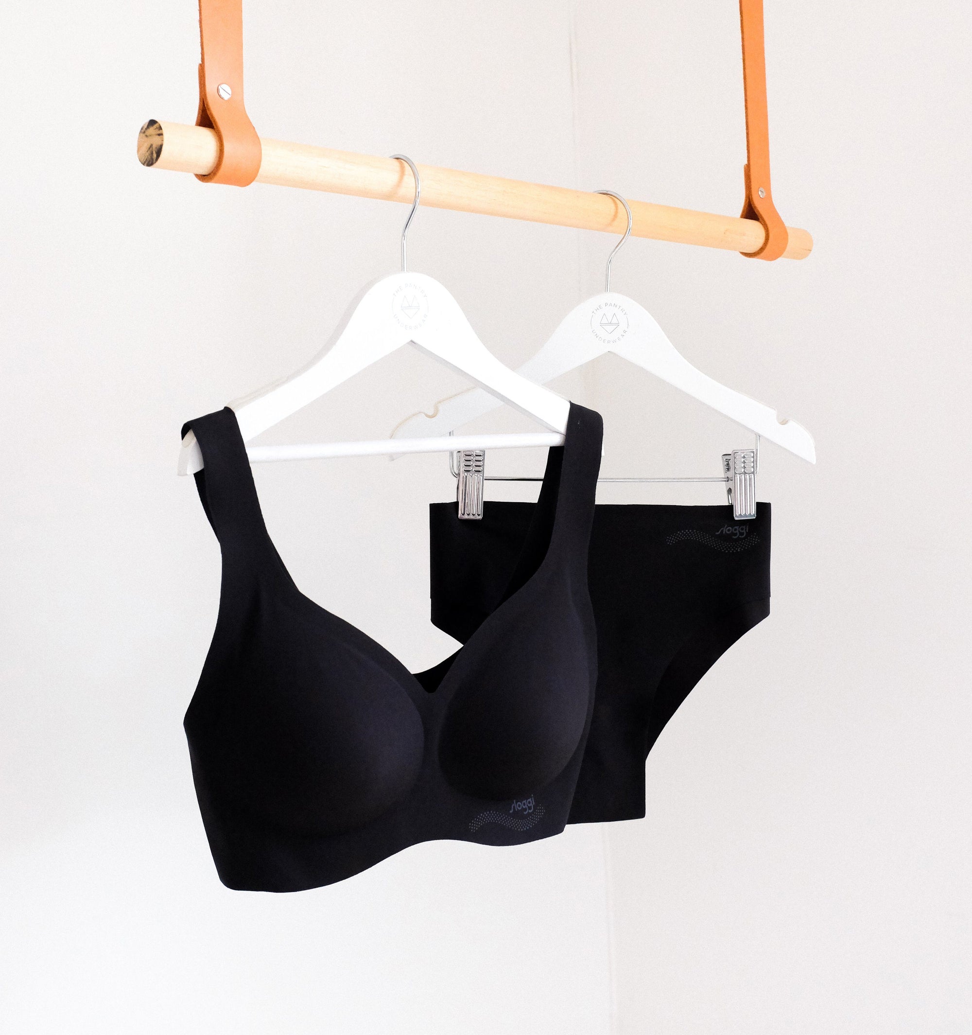 Soft invisible microfibre tanga [Black] Bottoms Sloggi 