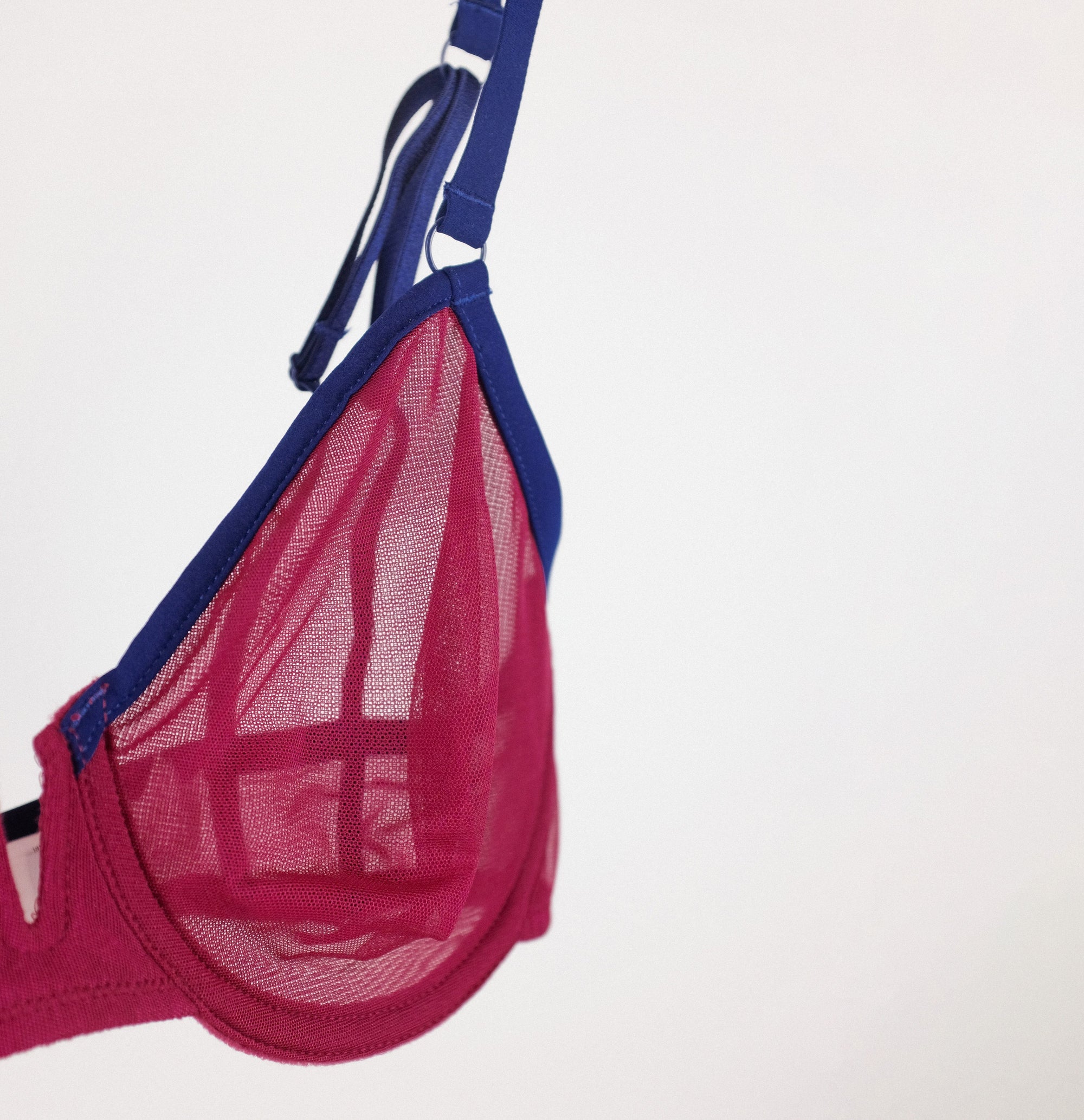 Mesh plunge bra [Cranberry] Bras Simone 