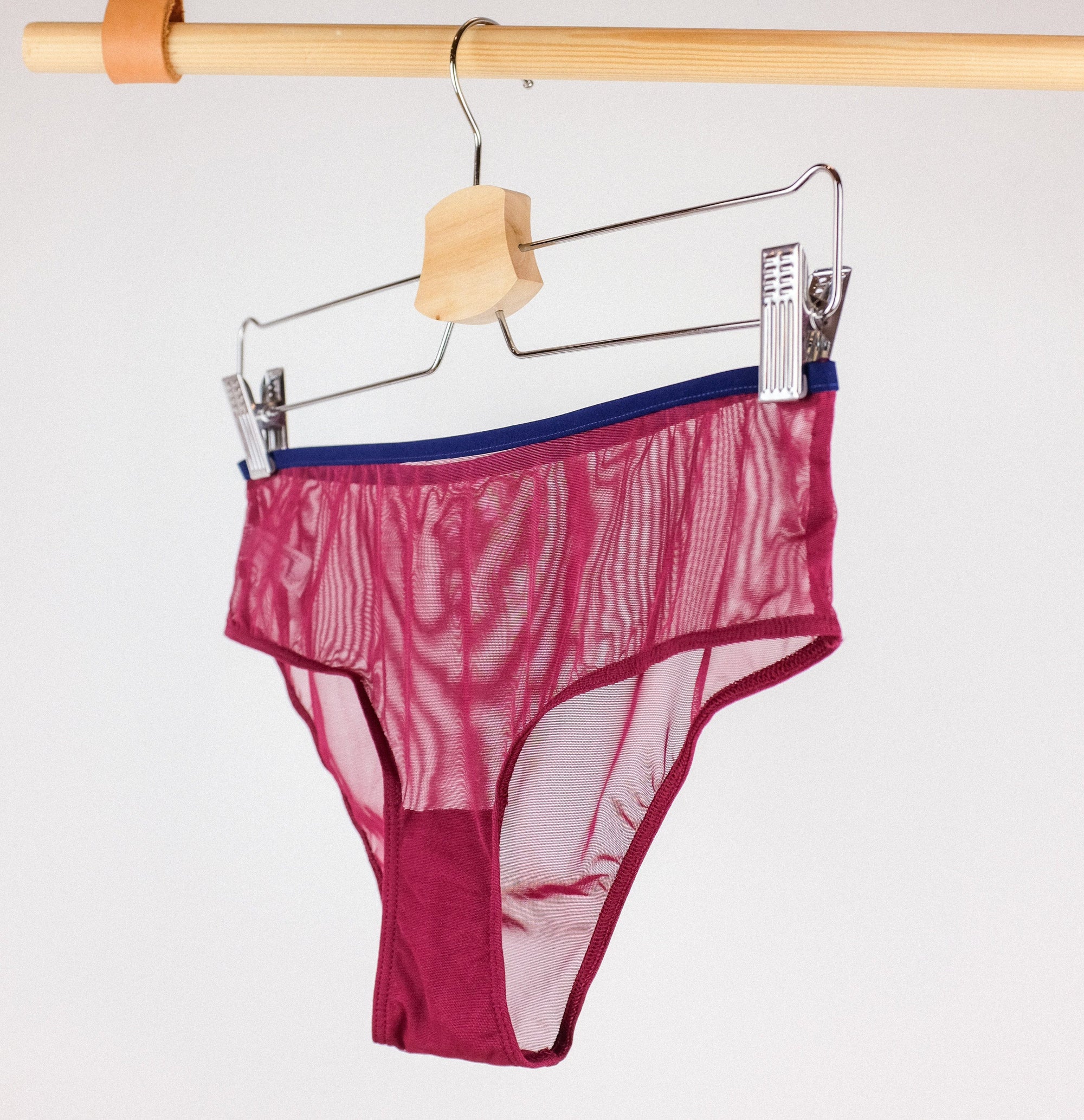 Mesh shorty [Cranberry] Bottoms Simone 