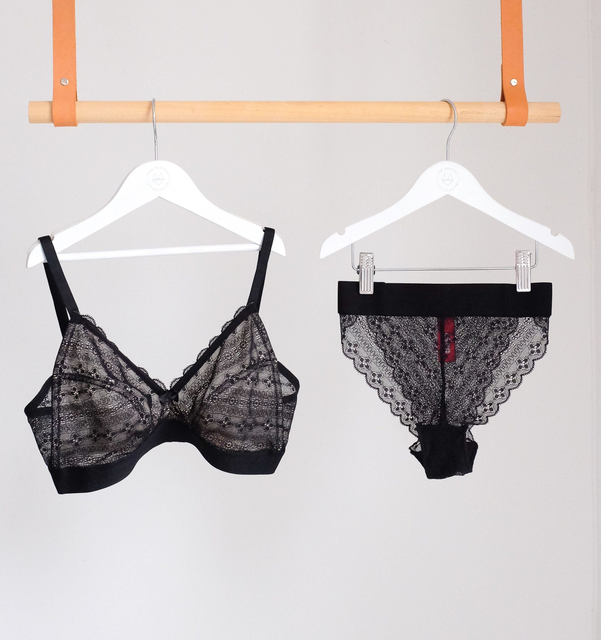 D+ lace triangle [Black] Bras Panache 