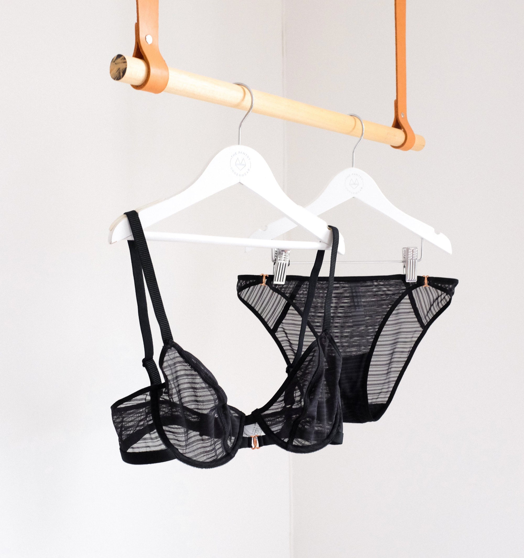 Line mesh balconette [Black] Bras Simone 