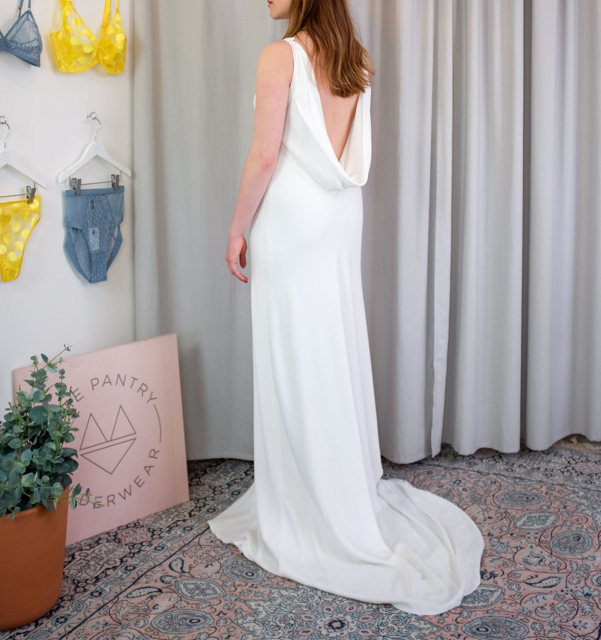 Invisible low back body w. shorts [Beige] Bridal Ivette 