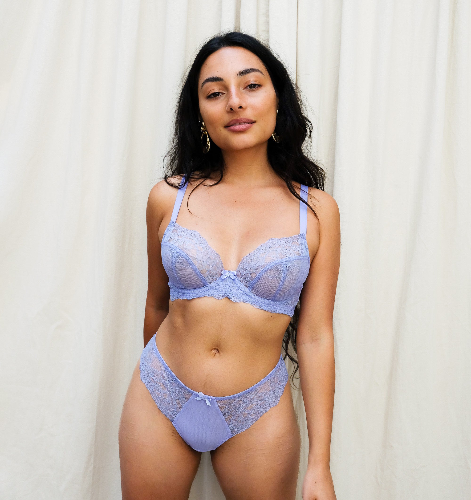 Lace seam-free thong [Lavender] Bottoms Panache 