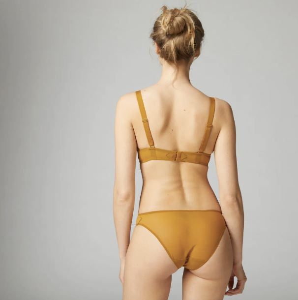 Petal lace high apex underwired bra [Honey] Bras Simone 