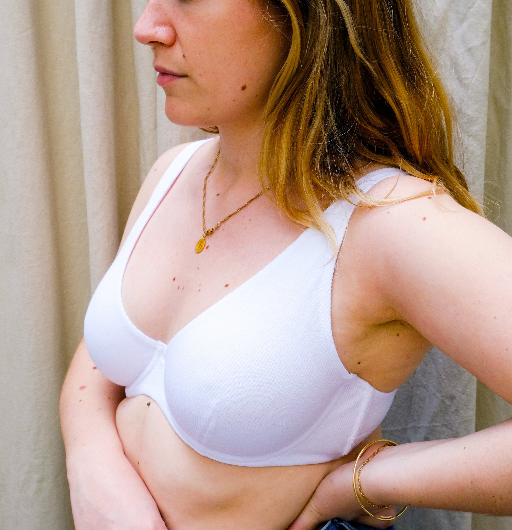 Ribbed modal &amp; cotton high apex plunge [Chalk] Bras Simone 