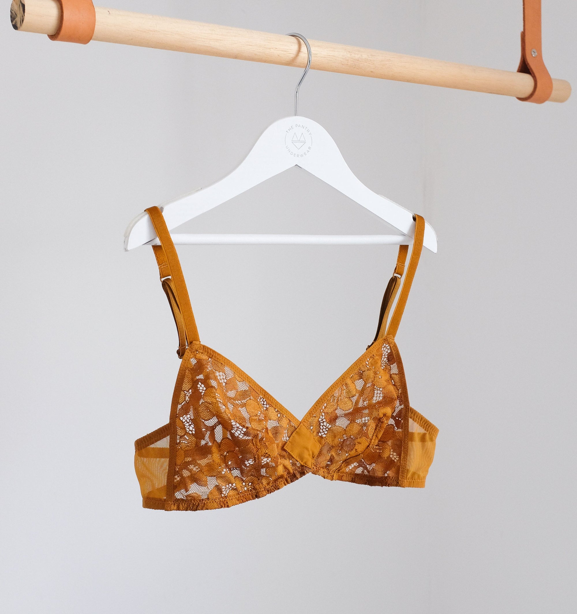 Petal lace bralette [Honey] Bras Simone 