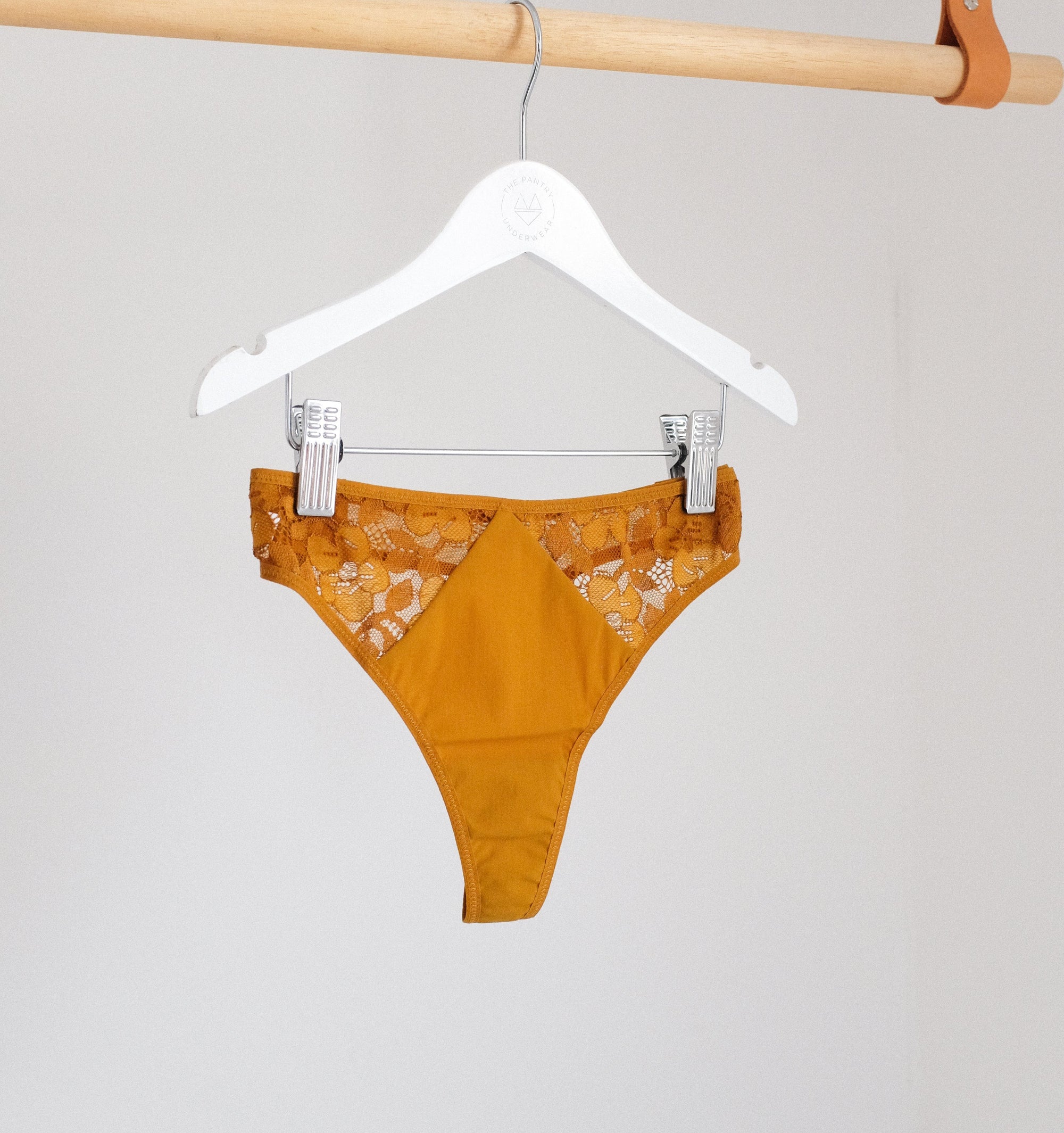 Petal lace thong [Honey] Bottoms Simone 