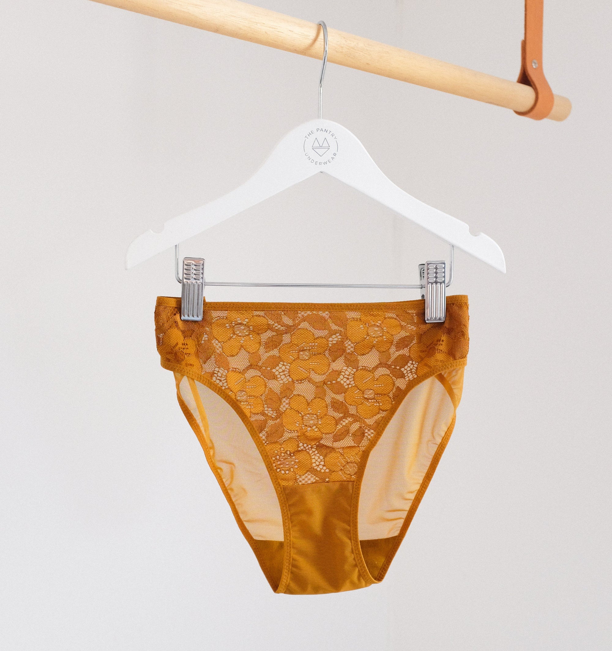 Petal lace brief [Honey] Bras Simone 