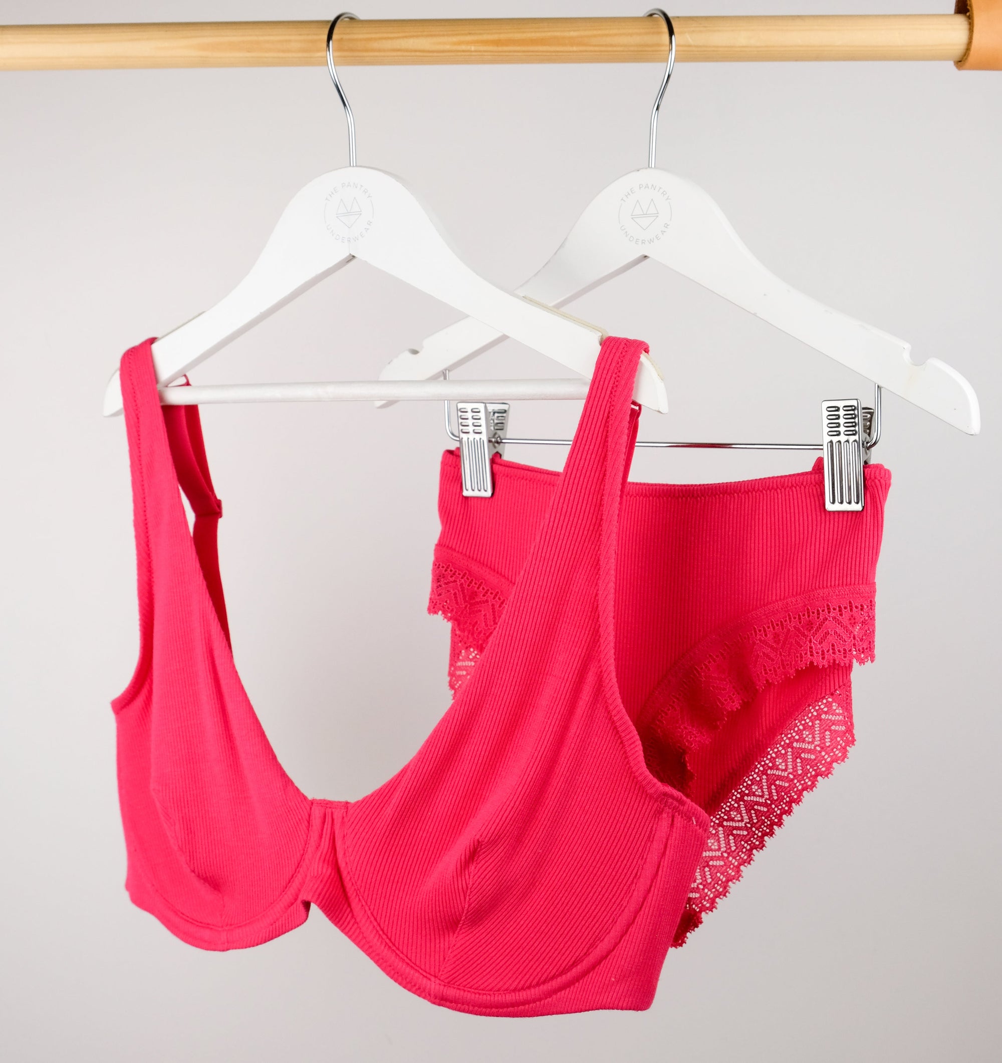 Ribbed modal & cotton high apex plunge [Fuchsia] Bras Simone 