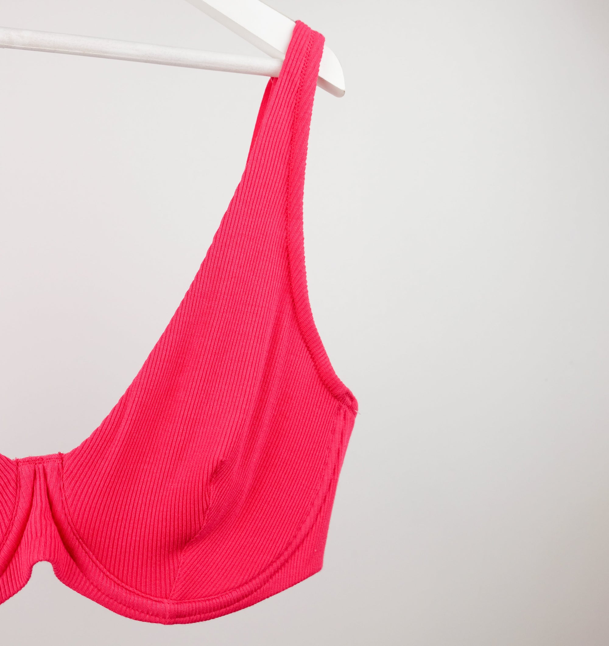 Ribbed modal & cotton high apex plunge [Fuchsia] Bras Simone 